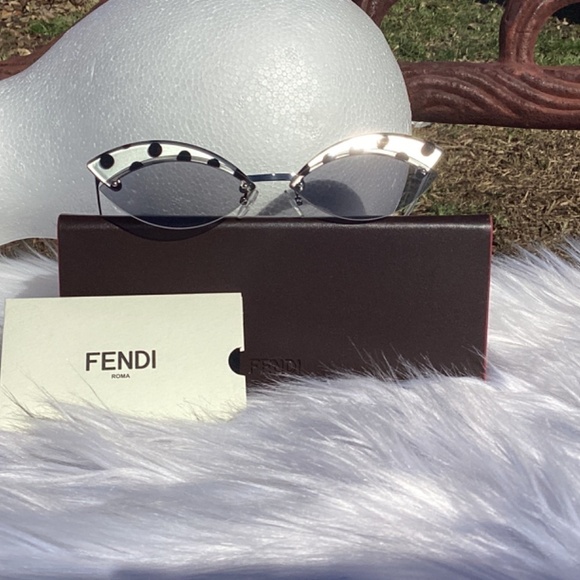 NWT FENDI 58mm Polka Dot Little Cat Eye Sunnies - Picture 7 of 9
